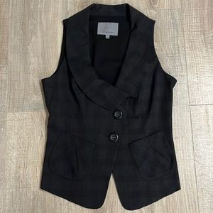 Classiques Entier 3-button navy vest with pockets, size 6
